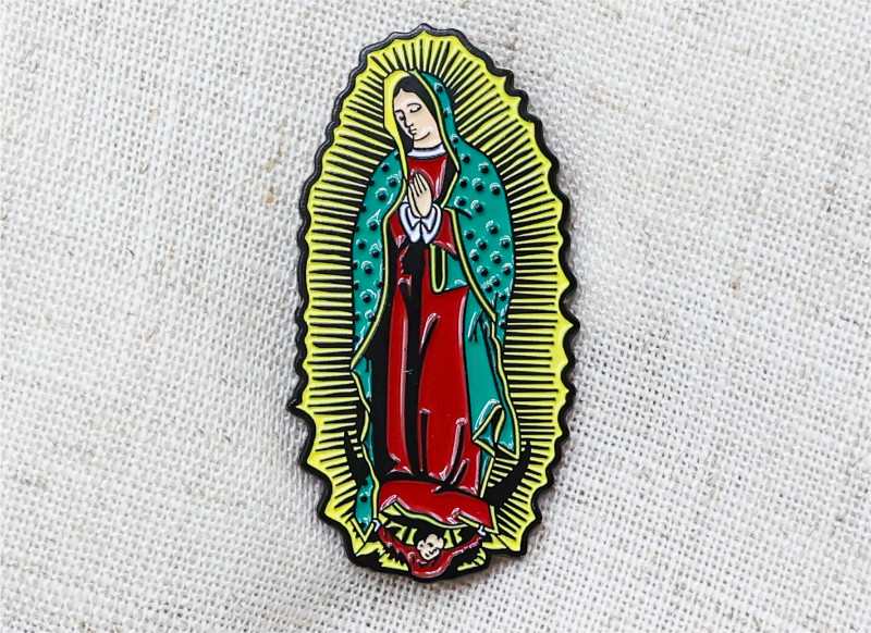 How to Design Eye-Catching Custom Pins